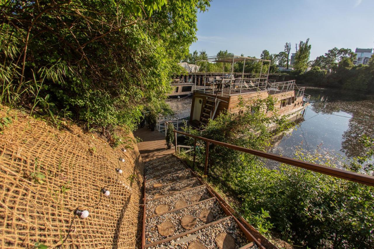 Отель Prague Bay Houseboats Экстерьер фото