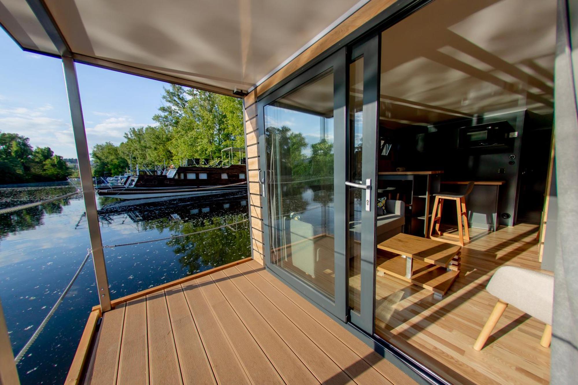 Отель Prague Bay Houseboats Экстерьер фото