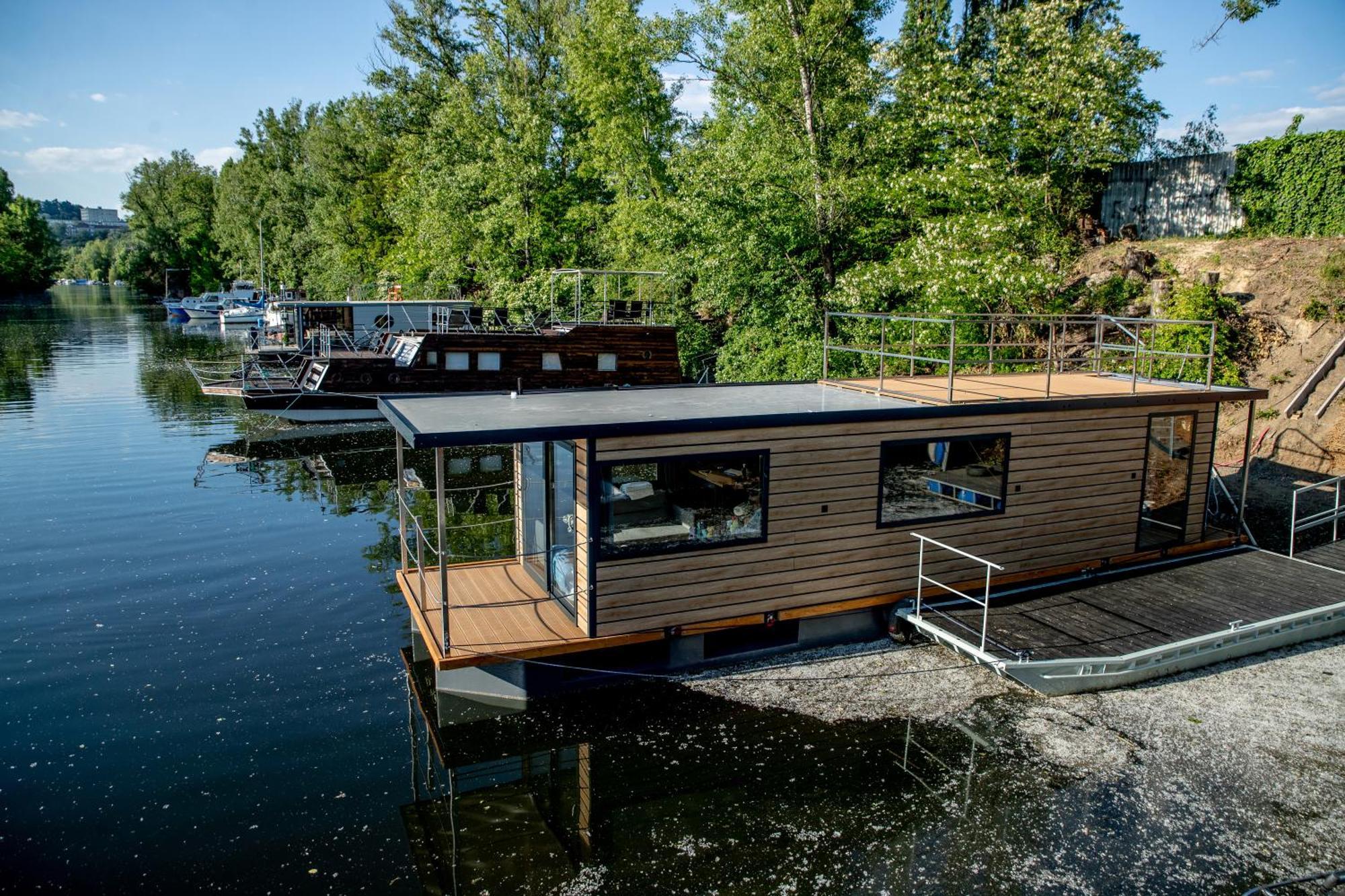 Отель Prague Bay Houseboats Экстерьер фото