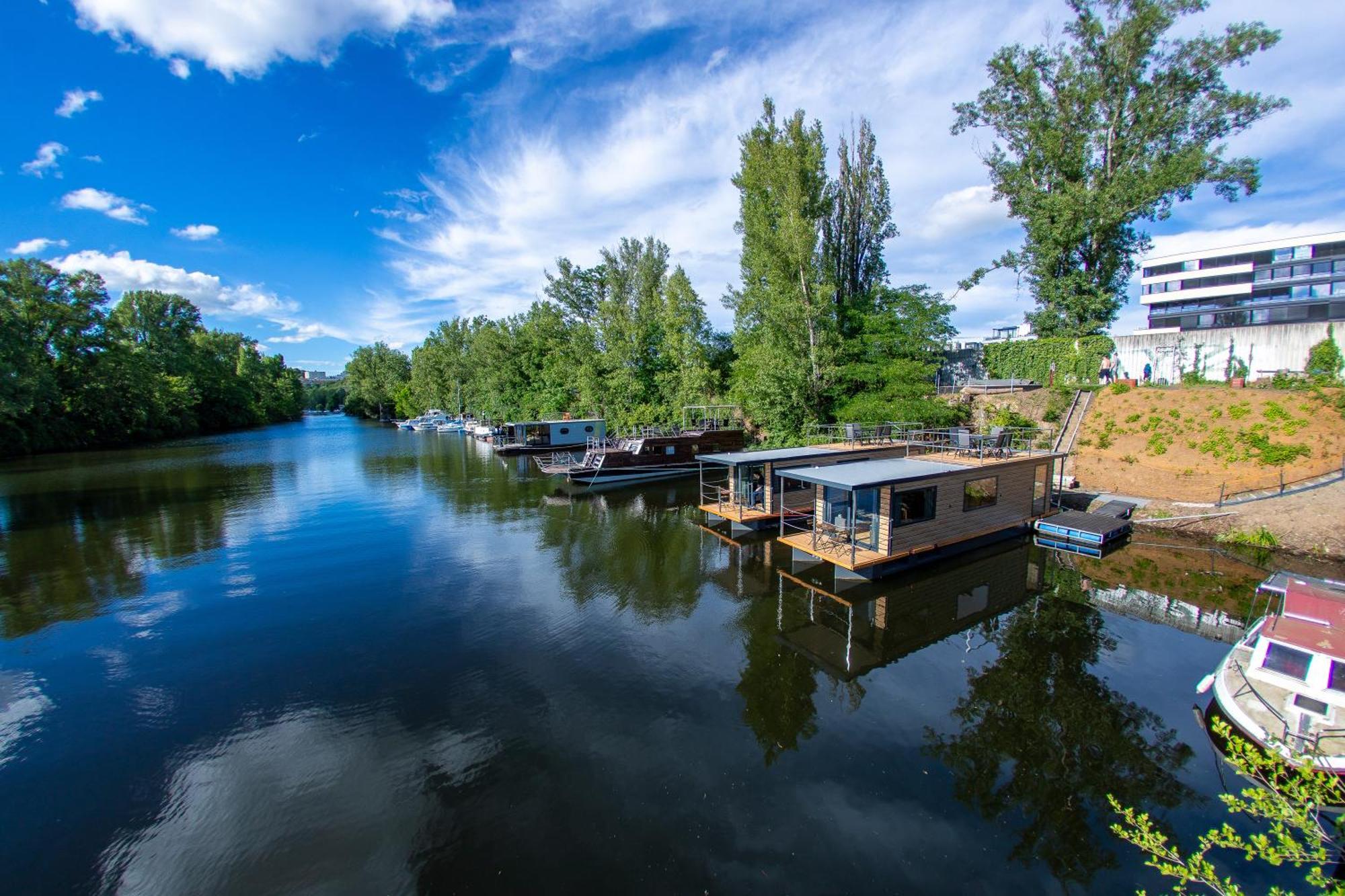 Отель Prague Bay Houseboats Экстерьер фото