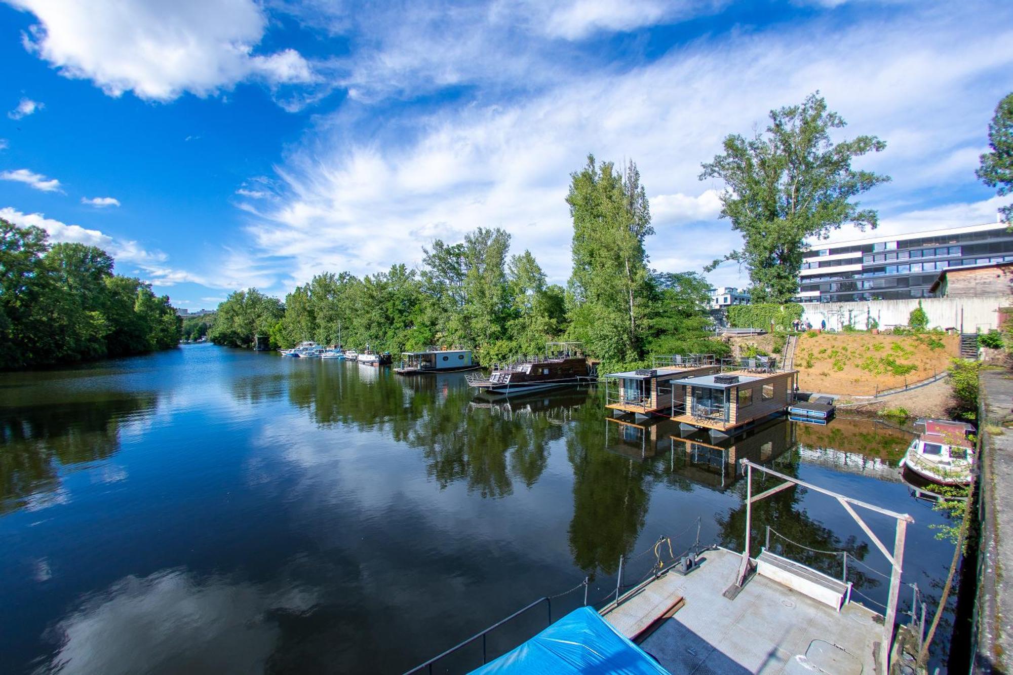 Отель Prague Bay Houseboats Экстерьер фото