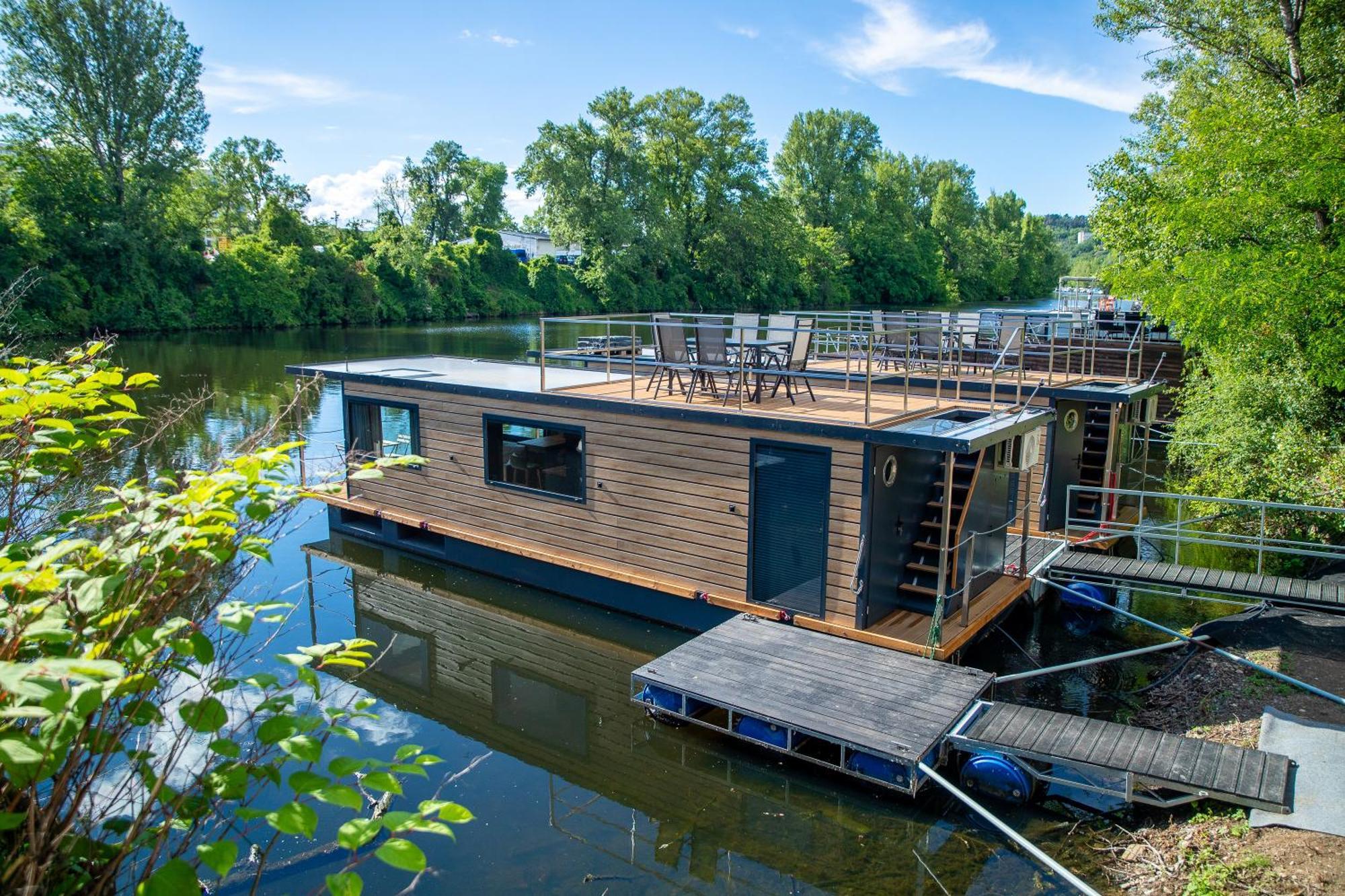 Отель Prague Bay Houseboats Экстерьер фото