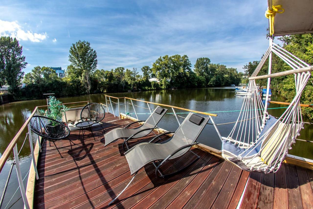 Отель Prague Bay Houseboats Экстерьер фото